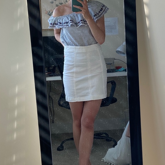 H&M LOGG Brand | One shoulder striped peasant top w/ embroidery - Picture 6 of 6